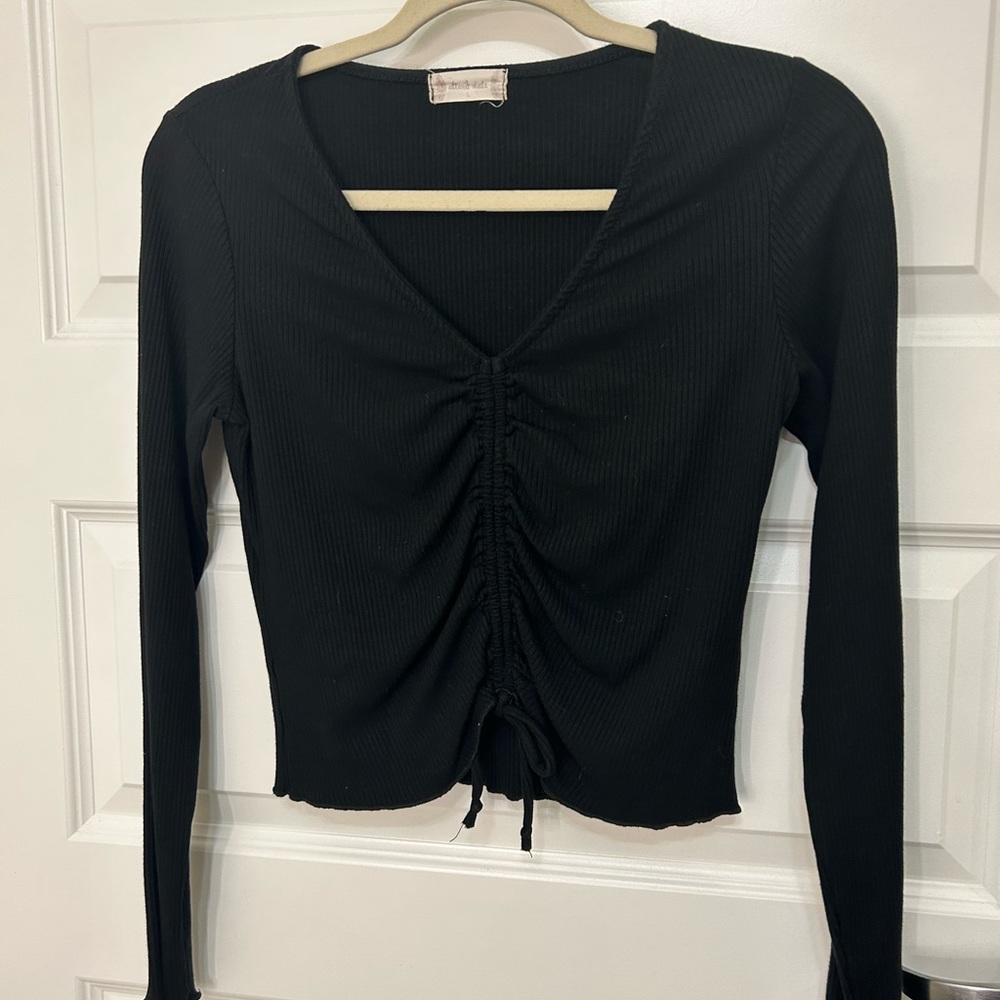 Black long sleeve cropped string top